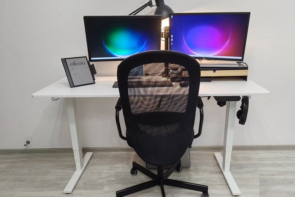 صورة لـ مُراجعة Fezibo Basic Standing Desk: تجربة سلسة ومُريحة أثناء العمل | 1Fm0xzf_JJXnQq8xK80-mJg-DzTechs