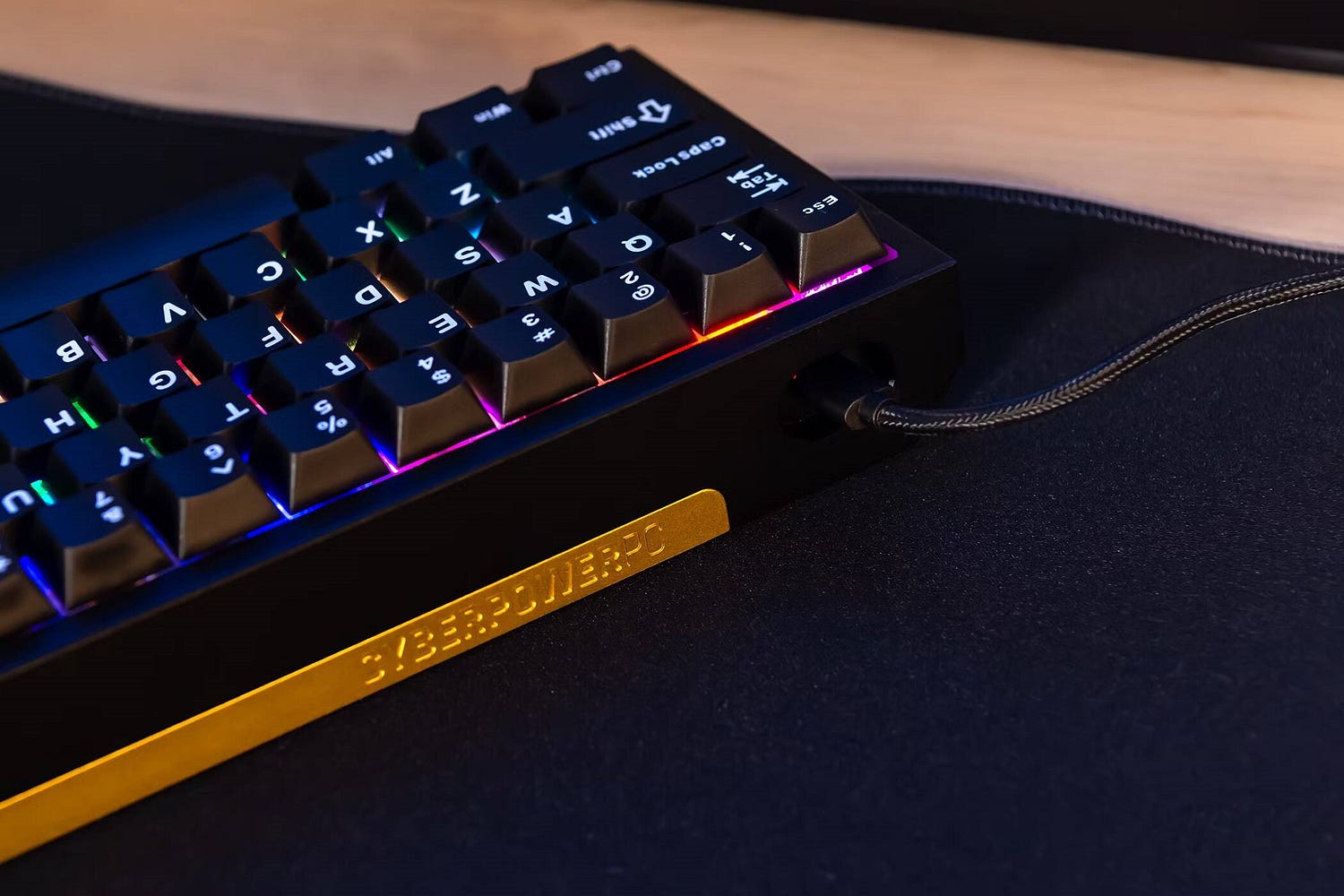 صورة لـ مُراجعة CyberPowerPC CK60: لوحة مفاتيح ميكانيكية بأداء مُميز وتخصيص لا مثيل له لمُحبي الألعاب | 1Fw-IF5OwQtyodpbc7vjSmw-DzTechs