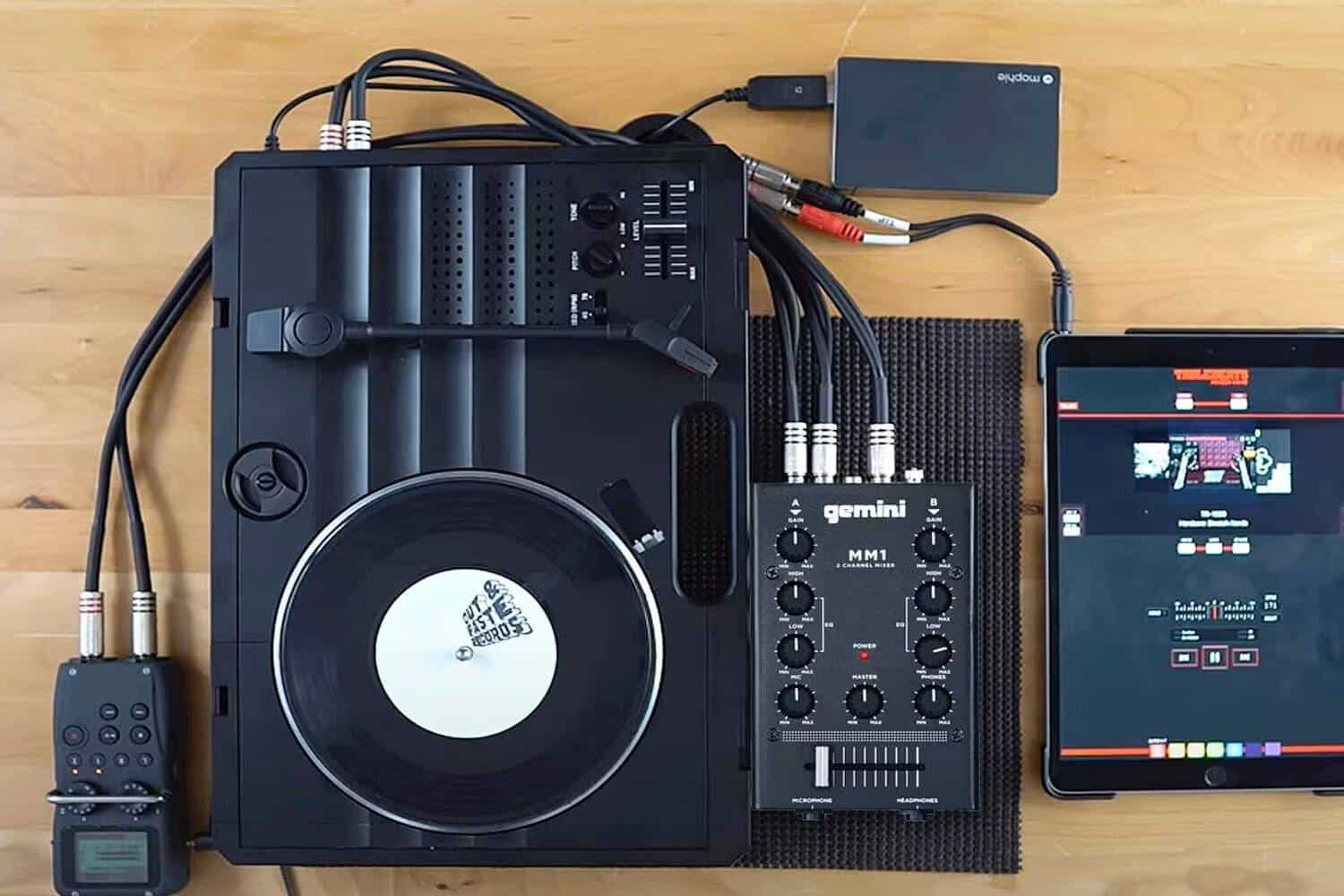 صورة لـ أفضل أجهزة DJ Mixer المُتاحة: أحدث التقنيات وأفضل الخيارات لكل مُنسق موسيقى | 1P32fLYAeCWZ-8Jbpw-F28w-DzTechs