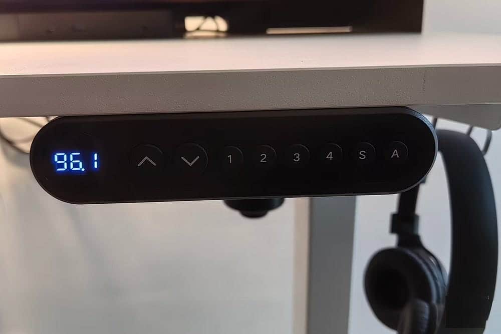 صورة لـ مُراجعة Fezibo Basic Standing Desk: تجربة سلسة ومُريحة أثناء العمل | 1STJ5b5uegfpSLNizFsjDnQ-DzTechs