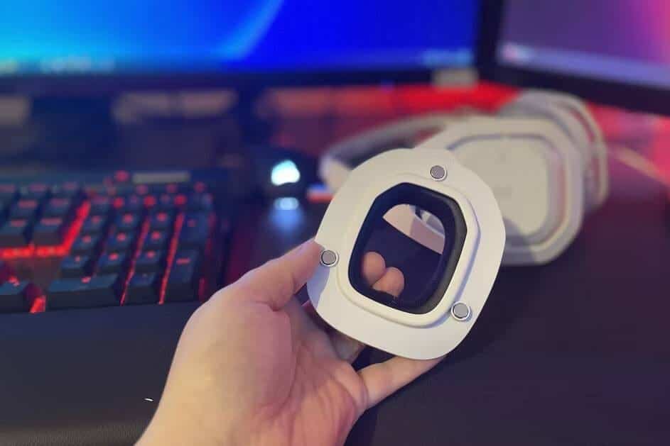 صورة لـ مُراجعة Logitech Astro A50 X: توصيل جهاز الألعاب والكمبيوتر في نفس الوقت لتجربة استثنائية | 1lDbpjVhAAY43ie60GAuJgQ-DzTechs