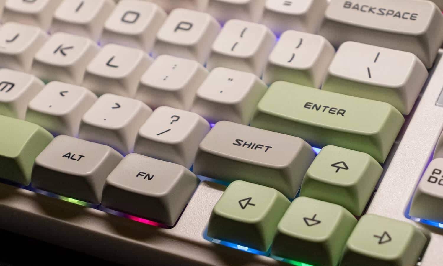 صورة لـ تجربة Epomaker TH80-X: لوحة مفاتيح ميكانيكية 75% بتصميم اقتصادي وميزات مُتقدمة | 1qylxEJNMQ7qAsawUCADPig-DzTechs