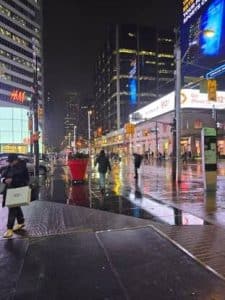 صورة لـ Samsung Galaxy S24 Ultra تحت المجهر:استعراض شامل لمُميزاته وقدرات الذكاء الاصطناعي | 1t-EJiaww-WtLknbBtiM36w-DzTechs