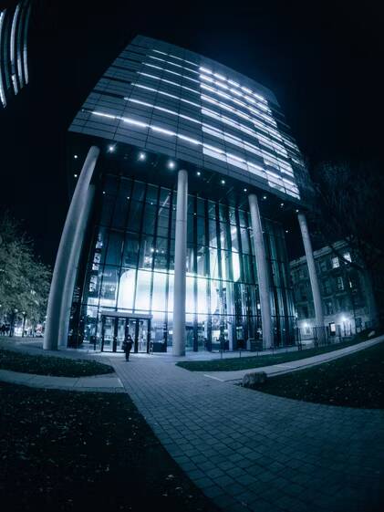 صورة لـ مراجعة عدسات Moment T-Series: هل تحتاج حقًا إلى المزيد من العدسات لهاتفك؟ | moment-t-series-fisheye-lens-sample-3.avif_