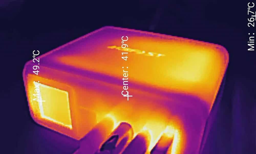 صورة لـ مُراجعة شاحن Acefast Z4 PD218W GaN: كفاءة شحن عالية لمُعداتك الإلكترونية | 15KOffe1aR2CdcYpgnF-AZg-DzTechs