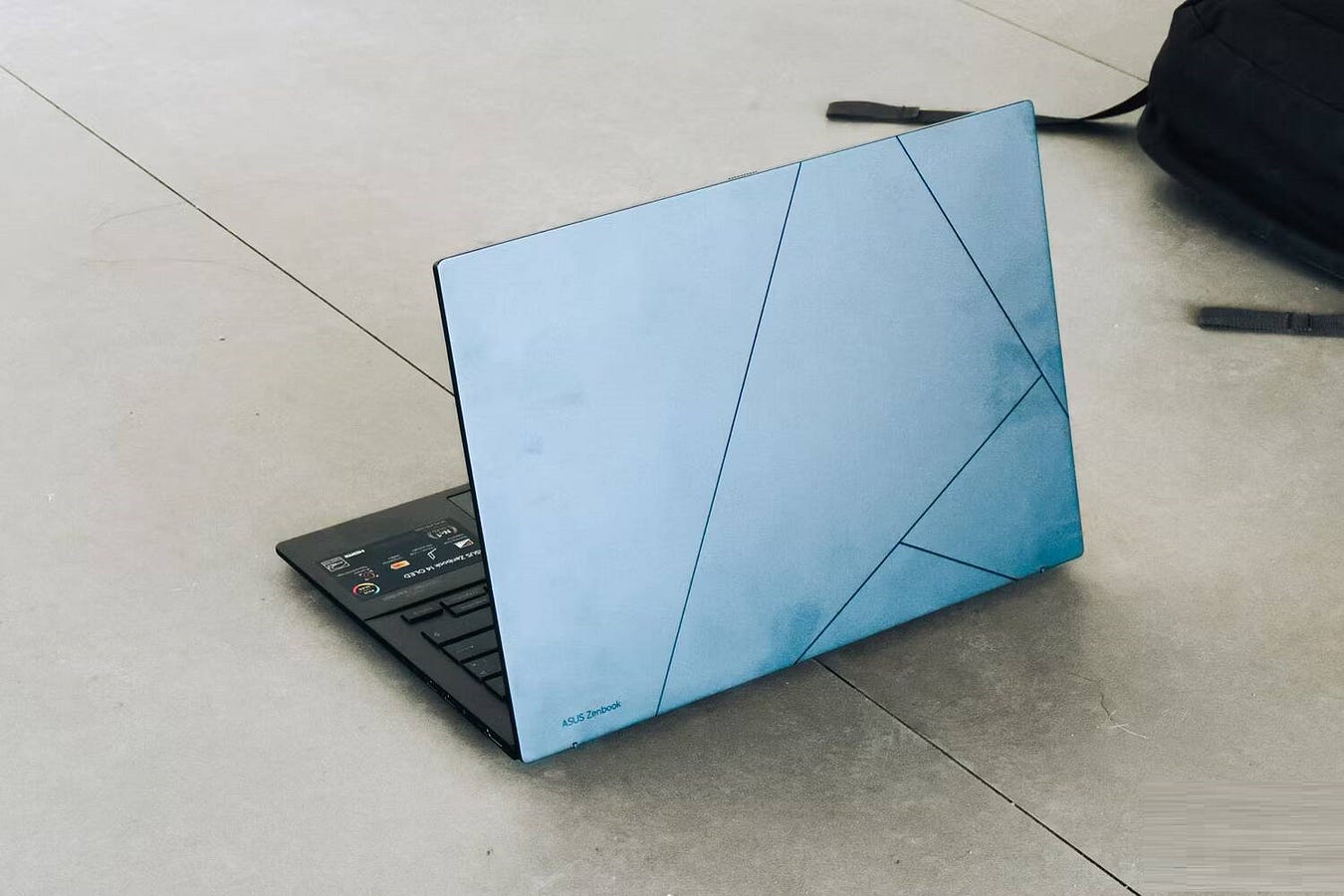 صورة لـ مُراجعة ASUS Zenbook 14 OLED (UX3405): أداء مُتميز وتصميم راقٍ يجعله بالقرب من الـ MacBook؟ | 1TeZjqIEPRn4zHs9zFIe_pw-DzTechs