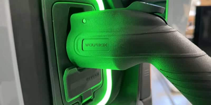 صورة لـ شاحن Wolfbox Level 2 EV: التحكم اللاسلكي والجدولة الذكية أثناء شحن سيارتك الكهربائي | 1YTvAohgpx_5JdX_HASxlPA-DzTechs