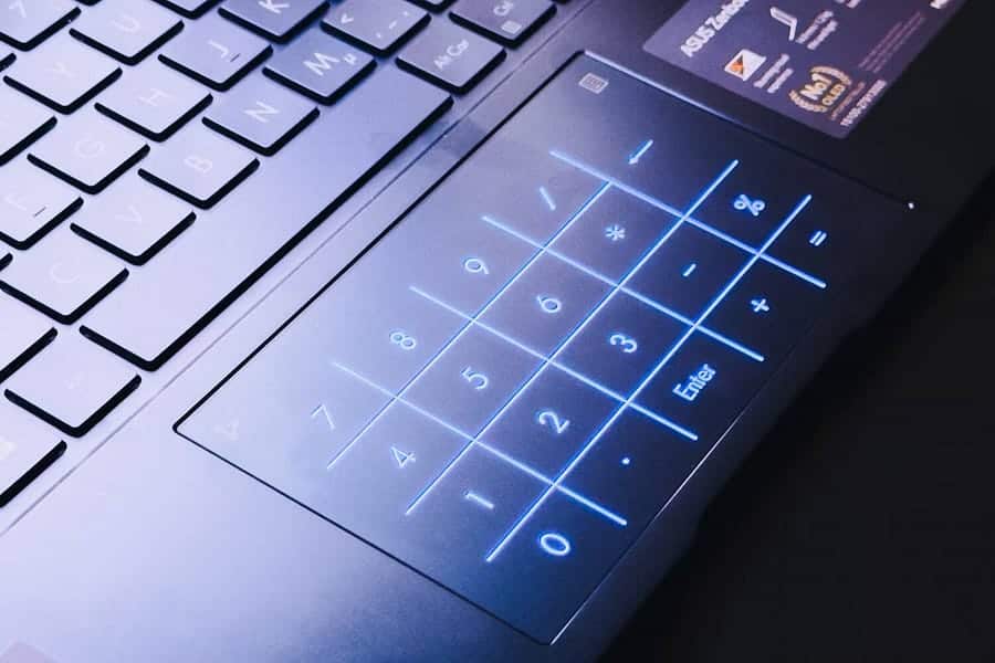 صورة لـ مُراجعة ASUS Zenbook 14 OLED (UX3405): أداء مُتميز وتصميم راقٍ يجعله بالقرب من الـ MacBook؟ | 1r3xzth4WeAL3Ops4wiDYmA-DzTechs