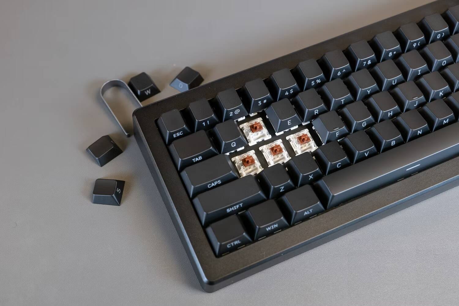 صورة لـ مُراجعة Drop CSTM65: لوحة مفاتيح مُصغَّرة قابلة للترقية وقابلة للتخصيص بشكل لانهائي | 14pZRSUBBiylMjN_ydbCUtg-DzTechs