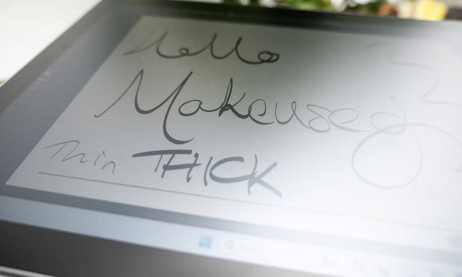 صورة لـ مُراجعة Huion Kamvas Studio 16: أفضل كلوحة رسم بدلًا من الكمبيوتر اللوحي | 15mBx1pDNniJMLtWDKJVJtA-DzTechs