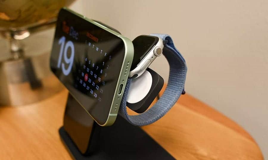 صورة لـ مُراجعة Nomad Stand One Max: قاعدة شحن بجانب السرير شبه مثالية لنظام Apple البيئي | 1IaT8DdT2YdZhdn5hI5QLag-DzTechs