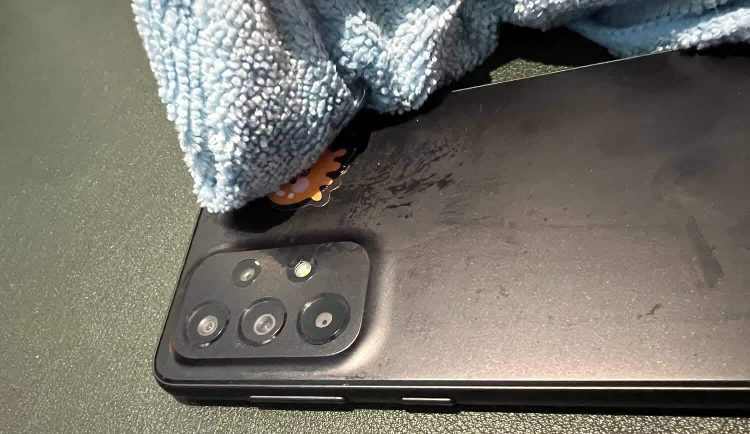 صورة لـ الدليل الشامل لتنظيف هاتفك الذكي المُتّسِخ | 1KMAYEqTw3KPzkIre-DrzhQ-DzTechs