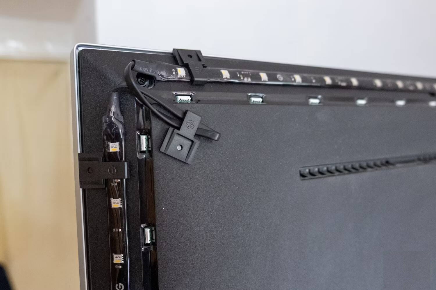 صورة لـ مُراجعة Govee TV Backlight 3 Lite: إضاءة مُحيطة لمُطابقة تقنية Ambilight بسعر معقول | 1KfV_KroW1Rjhzh8zJodW5g-DzTechs