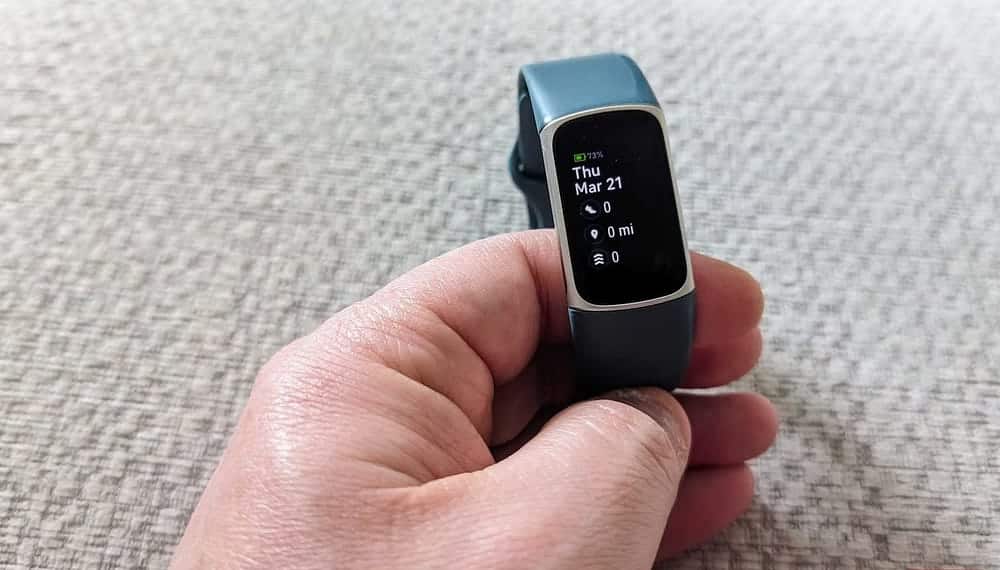 صورة لـ الطرق التي يُمكنك من خلالها مُساعدة جهازك من Fitbit على الاستمرار لفترة أطول | 1NvCRqNKVJvIg2yE-sXOQag-DzTechs