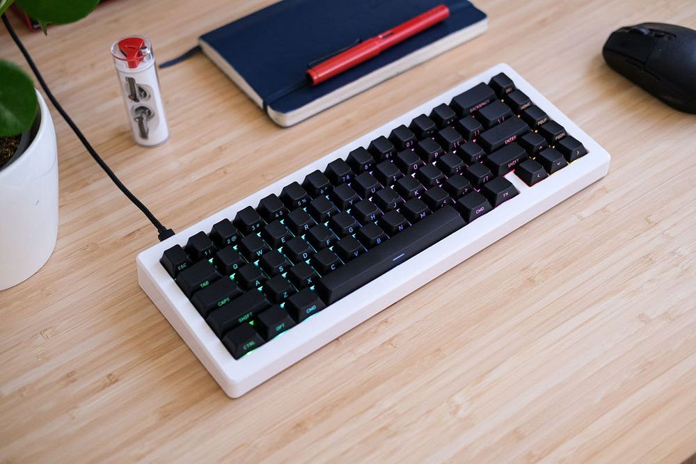 صورة لـ مُراجعة Drop CSTM65: لوحة مفاتيح مُصغَّرة قابلة للترقية وقابلة للتخصيص بشكل لانهائي | 1Q3euu5MoMME_uT9MXRiElw-DzTechs