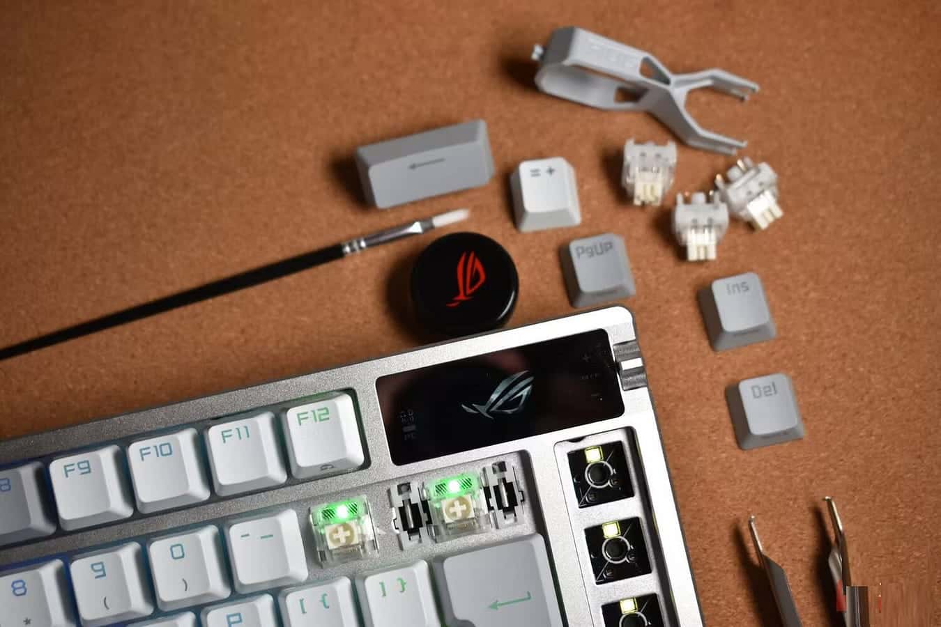 صورة لـ مُراجعة Asus ROG Azoth: لوحة مفاتيح مُمتازة ولكن تعيبها برمجياتها | 1T7ZY-s6TUcnOuCcvuj1gRQ-DzTechs