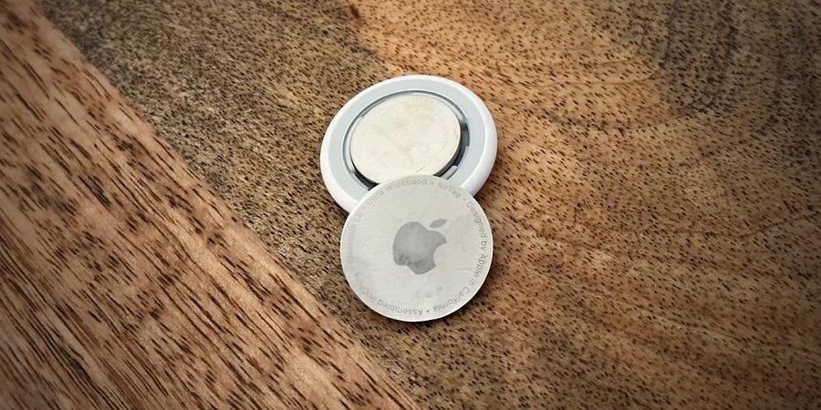 صورة لـ طريقة تغيير وإستبدال بطارية AirTag بسهولة | 1ZAm9-vAhFKWOc7LRTVb71g-DzTechs