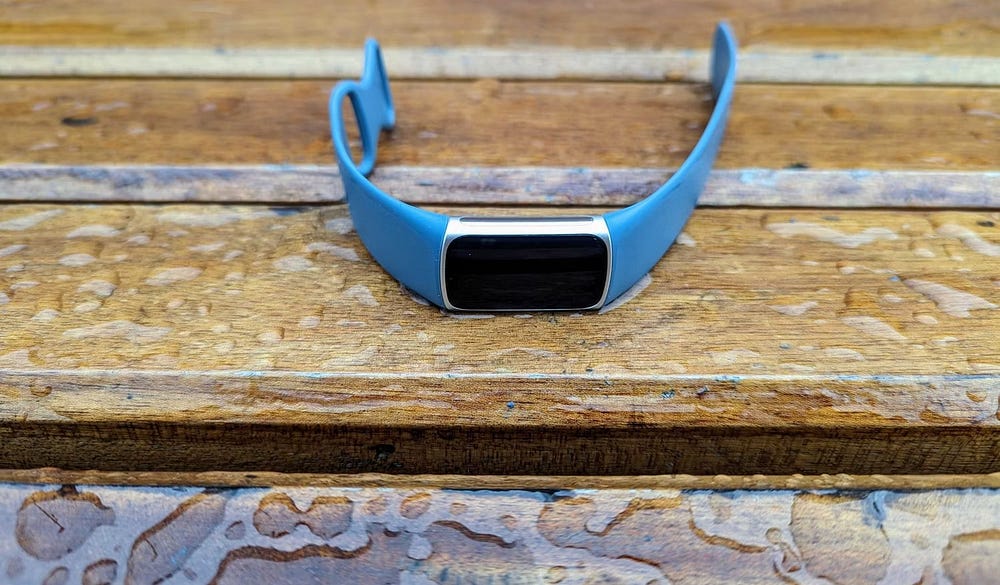 صورة لـ الطرق التي يُمكنك من خلالها مُساعدة جهازك من Fitbit على الاستمرار لفترة أطول | 1daqSE7jnnZVneI4zg0SYMA-DzTechs