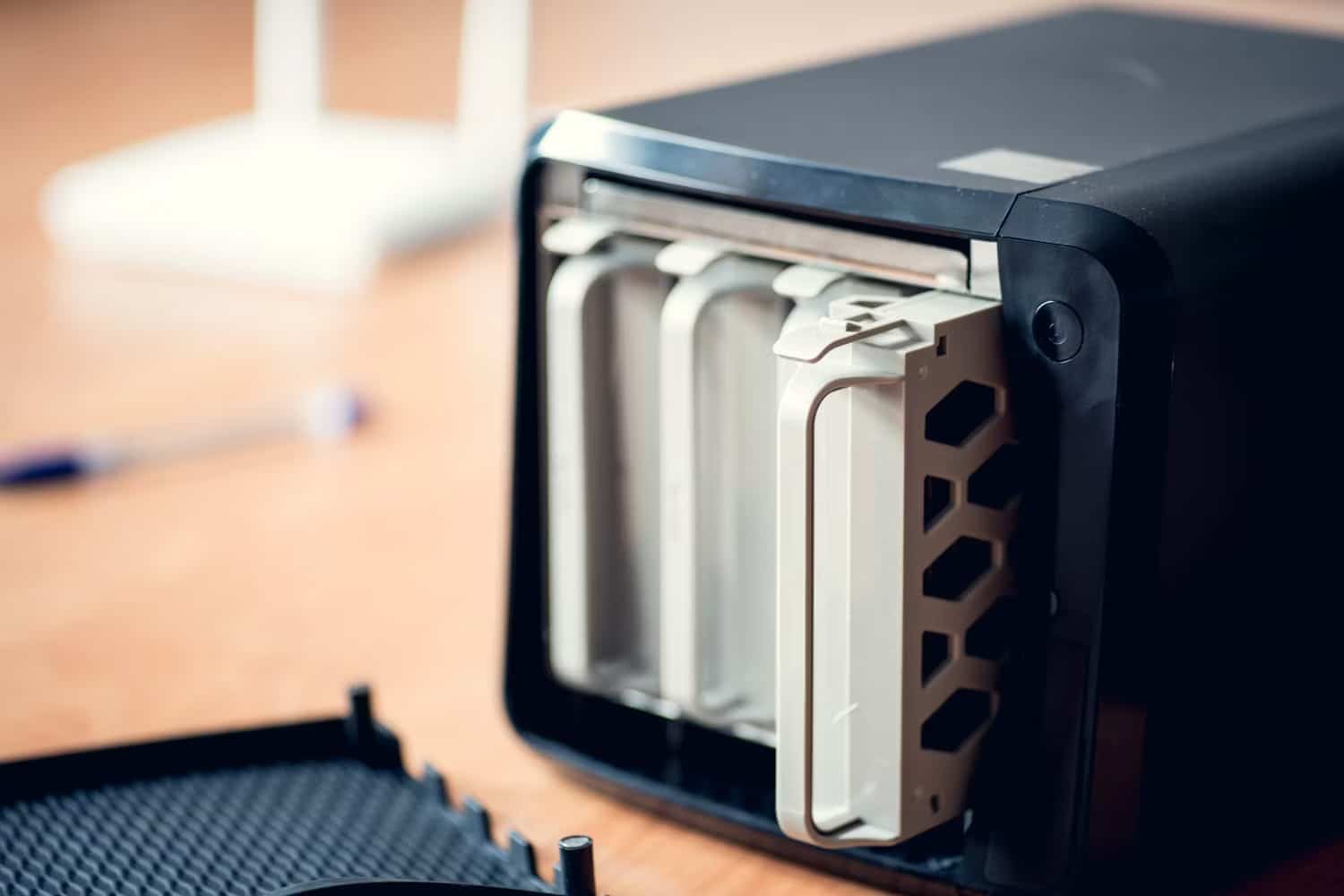 صورة لـ مُقارنة بين OpenMediaVault و TrueNAS Core وبين Unraid: ما هو الأفضل لإعداد NAS مُخصص؟ | 1enu4mkaz4-Kdl5YZ2_EmKQ-DzTechs