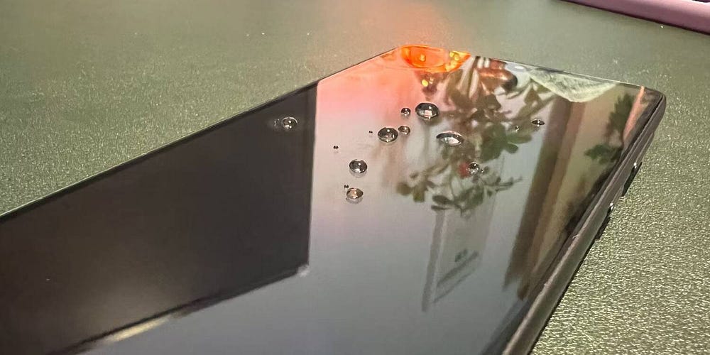 صورة لـ الدليل الشامل لتنظيف هاتفك الذكي المُتّسِخ | 1fyuBJVJex4QbsRlCCXiu-Q-DzTechs