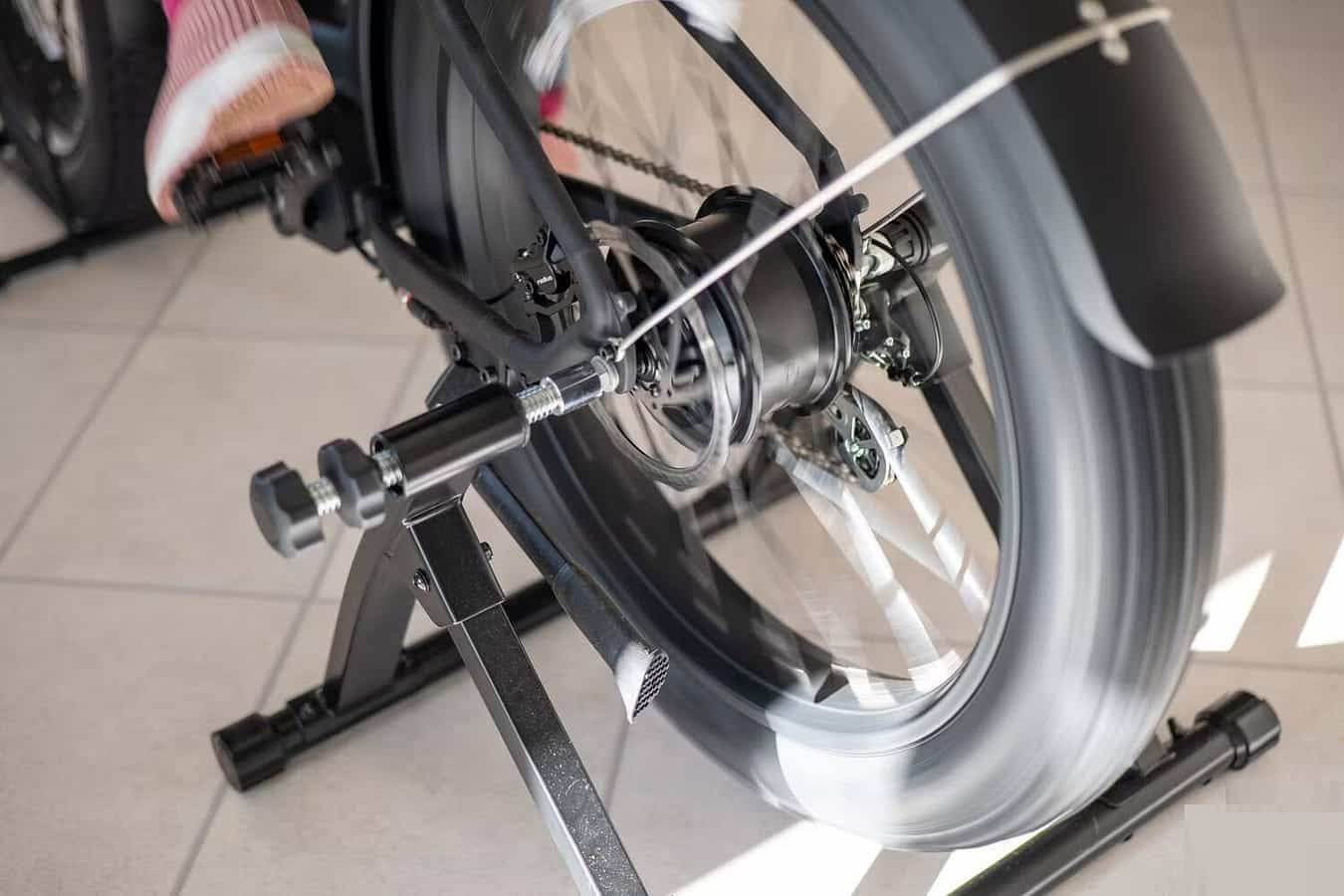 صورة لـ تقييم Freebeat MorphRover: تجربة ركوب الدراجة الكهربائية المُحسَّنة مع شحنها أثناء التمرين | 1g2PFdnMDYsCdzl_aepqrsQ-DzTechs