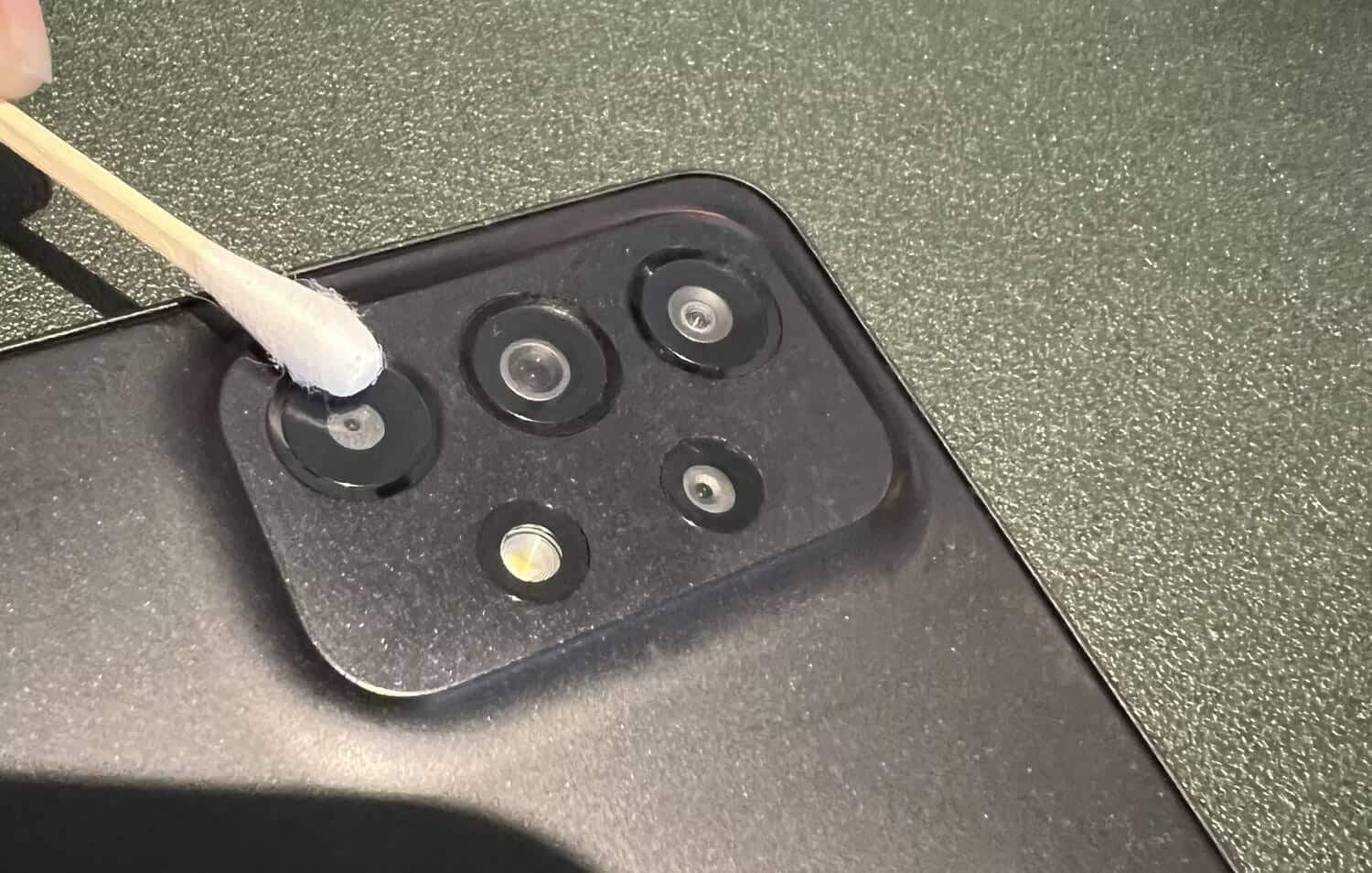 صورة لـ الدليل الشامل لتنظيف هاتفك الذكي المُتّسِخ | 1kFcWsOExNVrOrqXXIWy9aA-DzTechs