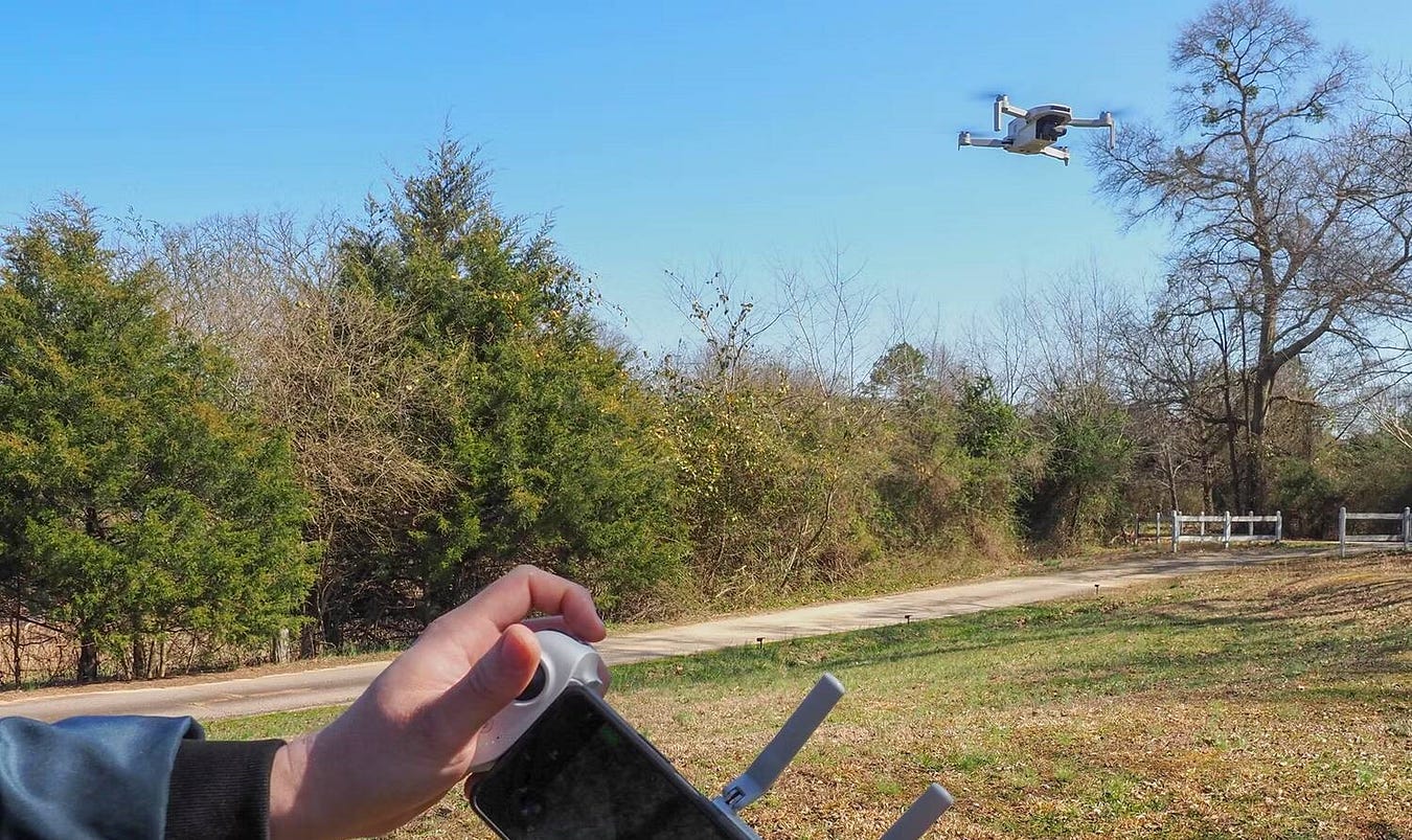 صورة لـ مُراجعة Potensic Atom: طائرة مُسيَّرة مُذهلة ومسيورة التكلفة لمُنافسة DJI | 1tqHm4pOPIaJioA5WpmkwKw-DzTechs