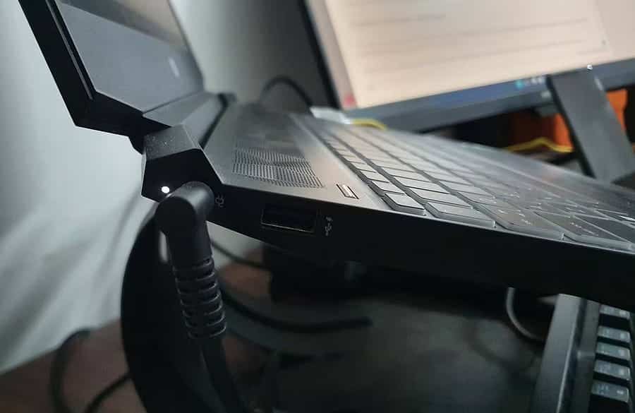 صورة لـ نصائح للحفاظ على بطارية الكمبيوتر المحمول وتعزيز أدائها على المدى الطويل | 1u0E7kjQo8jop-I2ELP0vCA-DzTechs