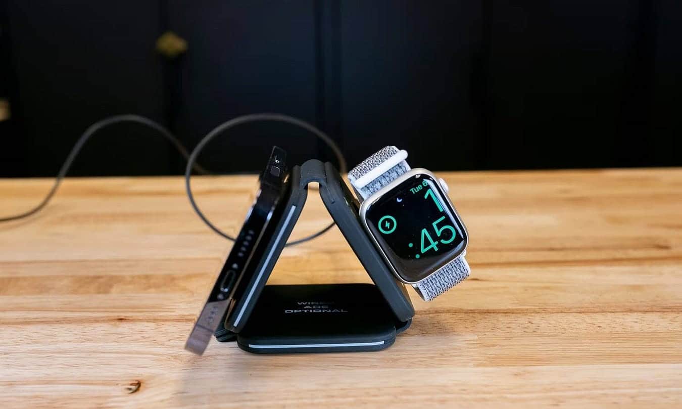 صورة لـ مُراجعة InfinaCore T3: 3-in-1 Wireless Charging Station: محطة الشحن المُخصصة للسفر لمُحبي Apple | 1vzyIQycf3ea38F4Hv2hm4Q-DzTechs