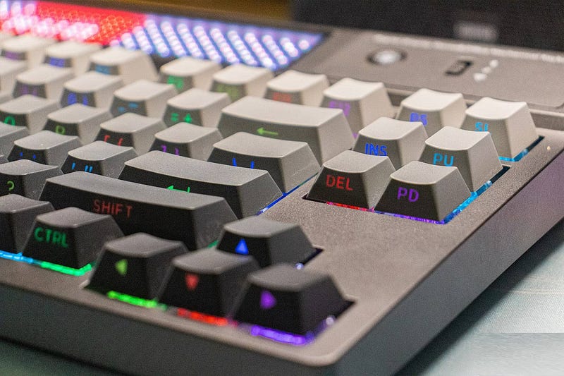 صورة لـ مُراجعة Epomaker Dynatab 75X: لوحة المفاتيح مع تصميمها القديم ووظائفها المُتقدمة | 17o5mdFHWbtY-bf3E-_iS9A-DzTechs