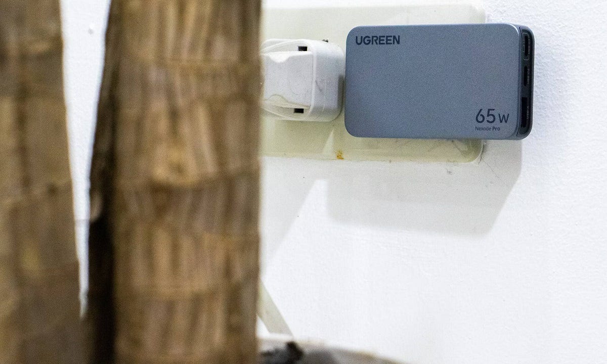صورة لـ Ugreen Nexode Pro 65W Slim: شاحن أصغر من محفظتك ويُمكنه شحن الـ MacBook الخاص بك | 1HfU0Wg_XVPpgPWE7sApXag-DzTechs