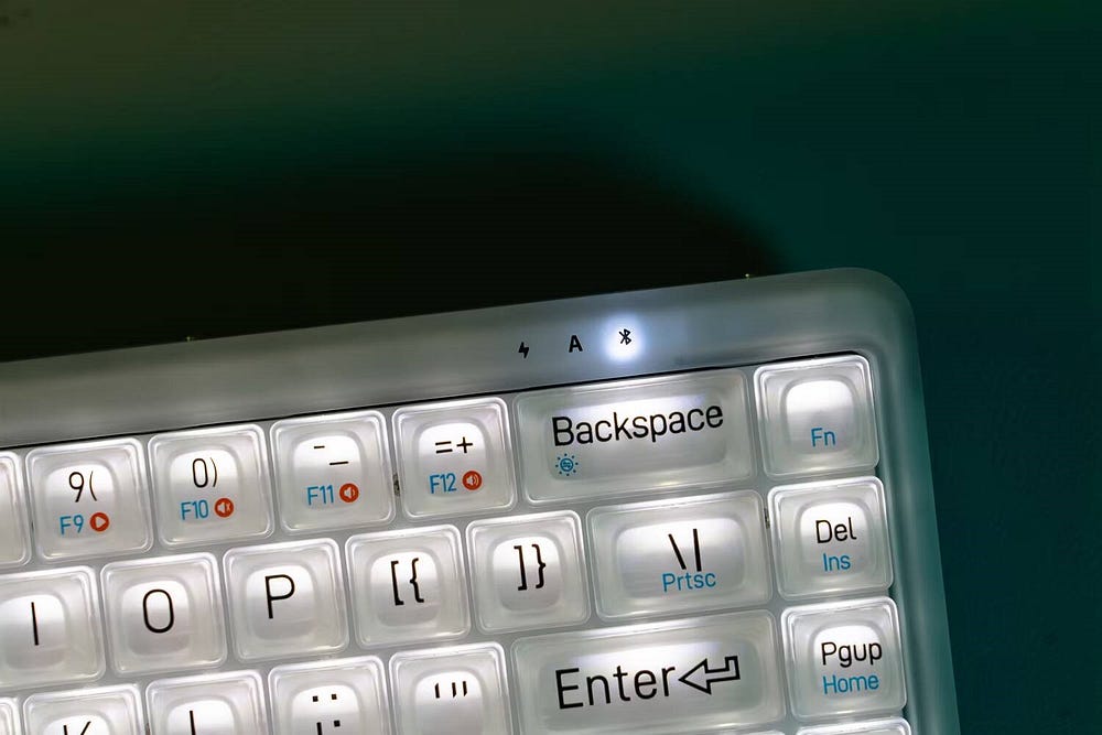 صورة لـ أضف لمسة من الشفافية إلى مكتبك باستخدام لوحة المفاتيح الميكانيكية المُميزة من Lofree | 1NxjtQ5eDGEbKc_D7yvybig-DzTechs