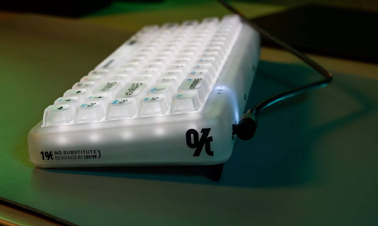 صورة لـ أضف لمسة من الشفافية إلى مكتبك باستخدام لوحة المفاتيح الميكانيكية المُميزة من Lofree | 1fygjcObPqIOCarsd_IWAFg-DzTechs