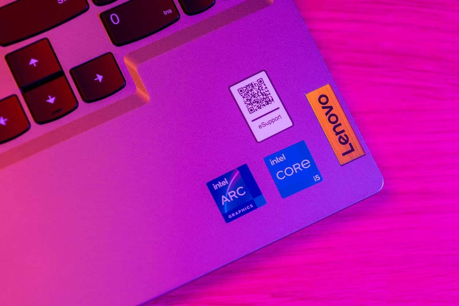 صورة لـ مُراجعة Lenovo LOQ 15IAX9I: يُمكِّنك من مُمارسة ألعاب الكمبيوتر الأساسية أثناء التنقل | 1kdZA-_hJ0JfNdxev_ZrsxA-DzTechs