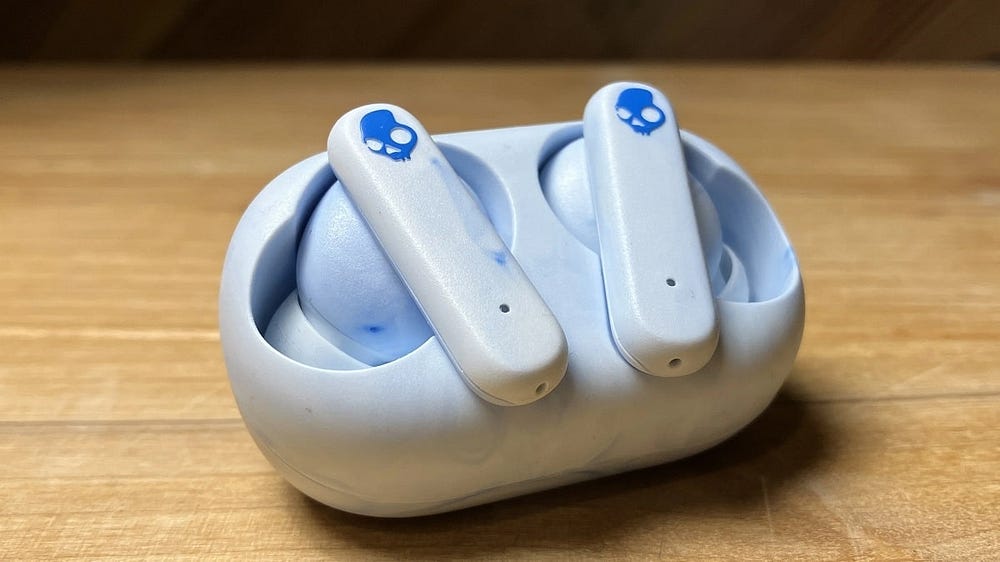 صورة لـ هل ستشتري سماعات أذن تأتي مع علبة شحن بدون غطاء؟ | 1uYDOsseQZw1N2AbsHqMRlw-DzTechs