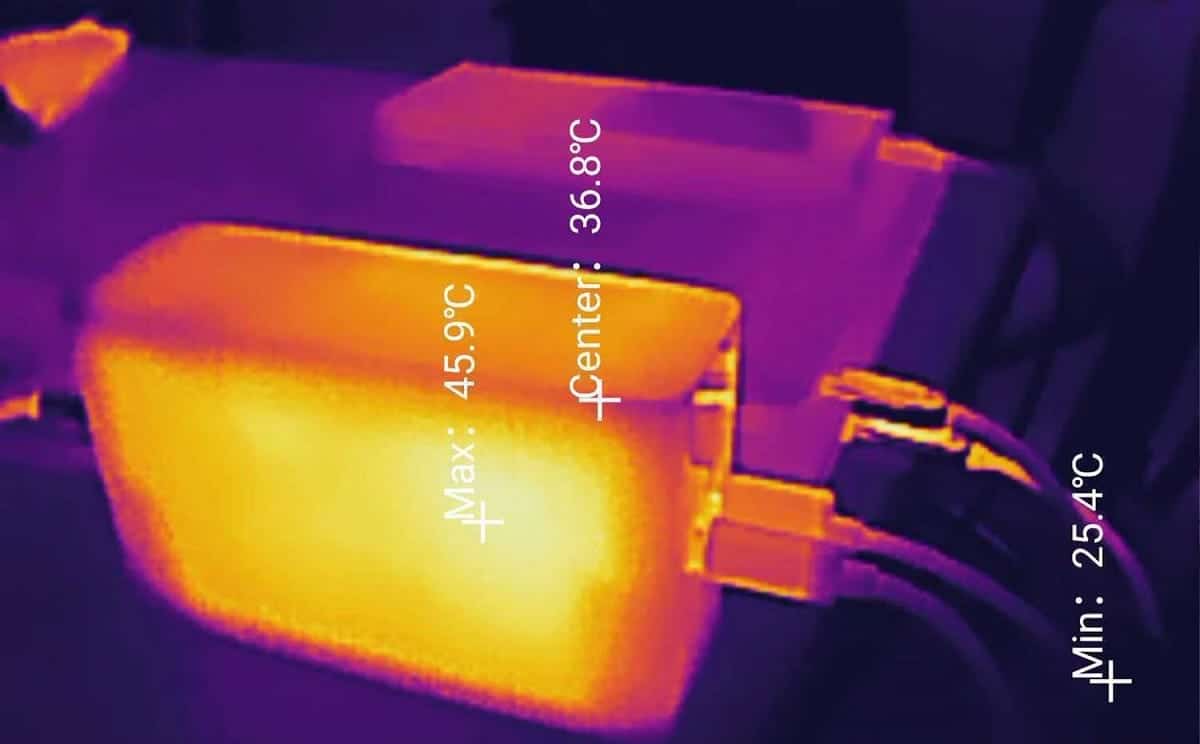 صورة لـ إضافة ميزات مُفيدة إلى الشاحن: هل يحتاج كل شيء إلى تطبيق مُرتبط به؟ | 1BEU5Nl8YYqx_u-t1HBuuFA-DzTechs