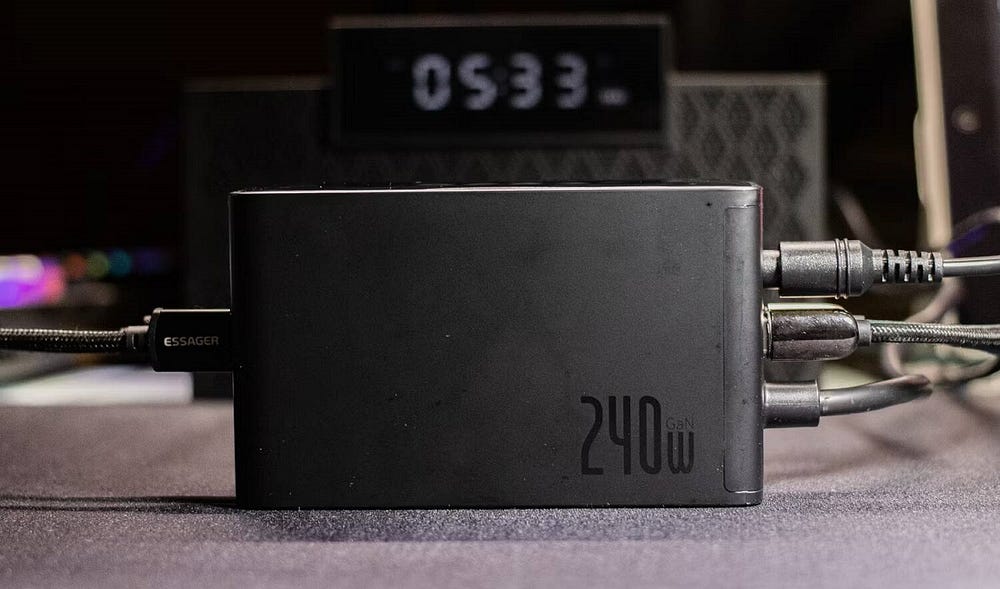 صورة لـ إضافة ميزات مُفيدة إلى الشاحن: هل يحتاج كل شيء إلى تطبيق مُرتبط به؟ | 1jJDwA9X7uLbwCS8W83Kceg-DzTechs