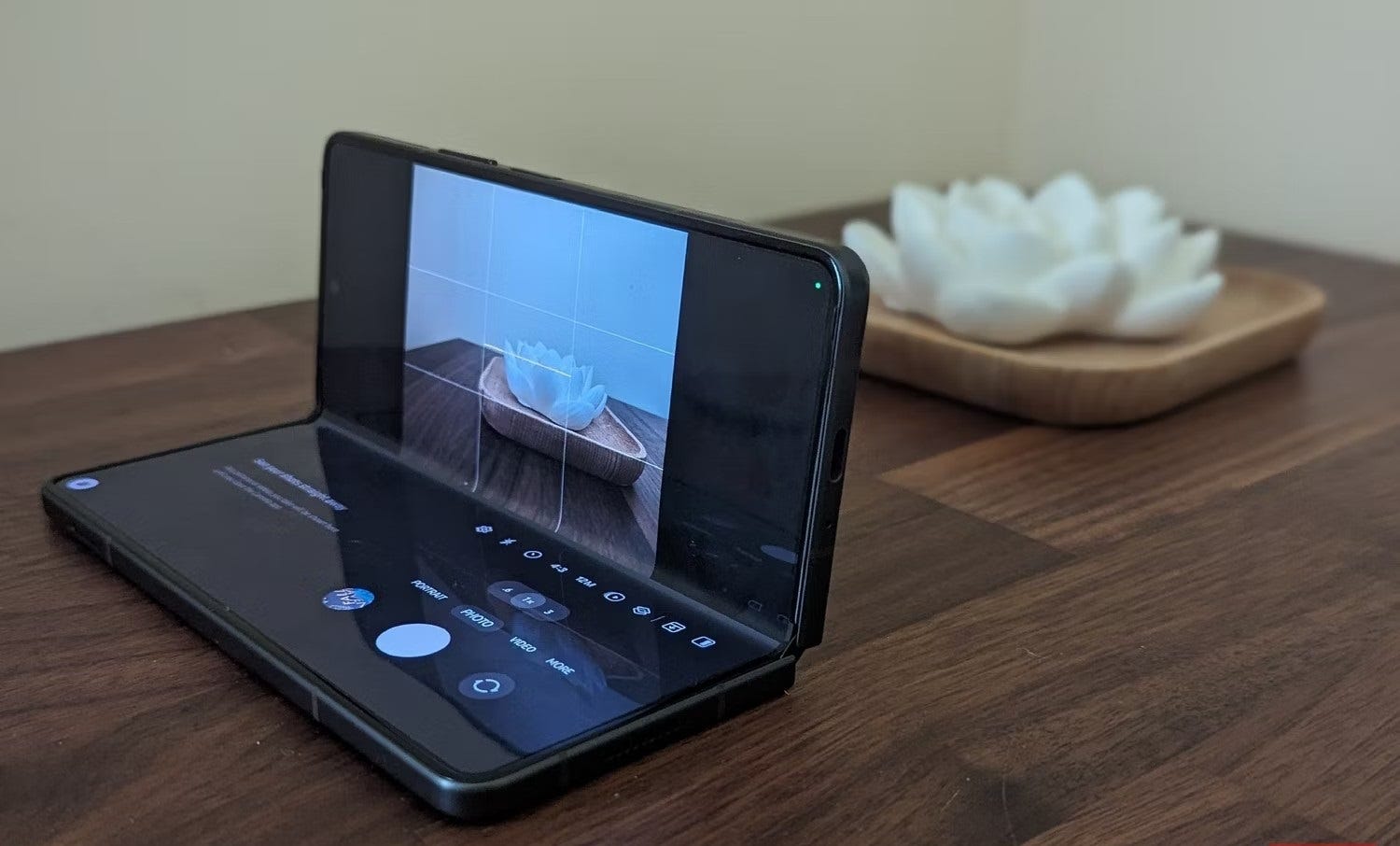 صورة لـ لماذا أُحب استخدام الهاتف القابل للطي يوميًا | 1IMW_ew0j-9uoSrAbgEeVyw-DzTechs