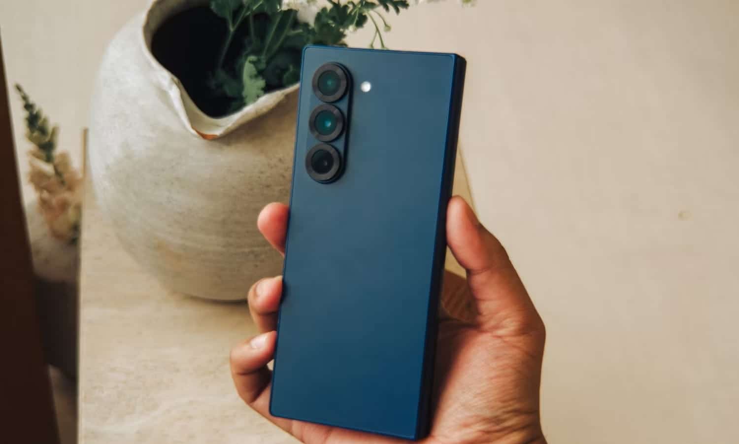 صورة لـ الميزات التي تجعل هاتف Galaxy Z Fold 6 أفضل هاتف قابل للطي | 1daVVDckwDFlLw3GXhRn1GA-DzTechs