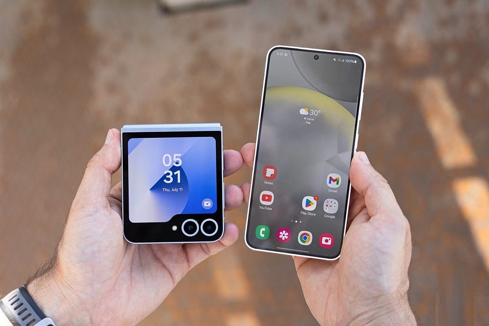 صورة لـ مُقارنة بين Galaxy Z Flip 6 و Galaxy S24: هل هذا العام مُناسب للإنتقال إلى الهاتف القابل للطي؟ | 1noM26rJEciZWBcUFeQq5hA-DzTechs
