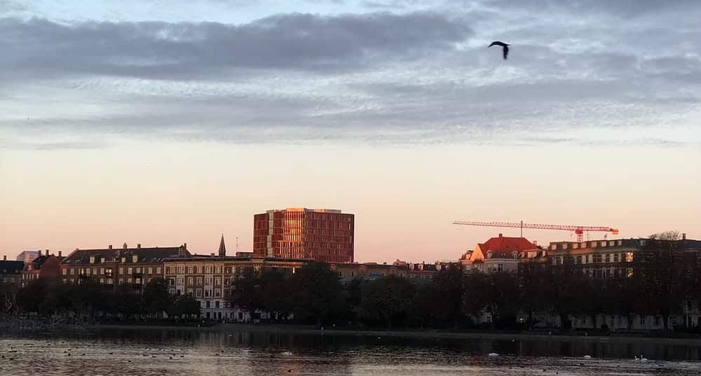 صورة لـ لماذا أتجاهل قواعد التصوير التقليدية لالتقاط صور أفضل بهاتفي | 1pvxh5x2ywb86TEOD6FdAbw-DzTechs