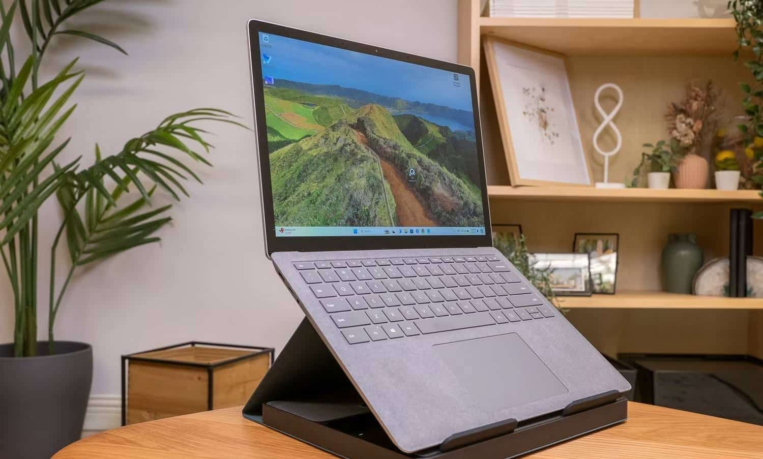 صورة لـ Logitech Casa Pop-up Desk: لماذا قد لا تحتاج إلى حامل الكمبيوتر المحمول من Logitech | 1pL5yNELXPMqqtMH3dOKBqA-DzTechs