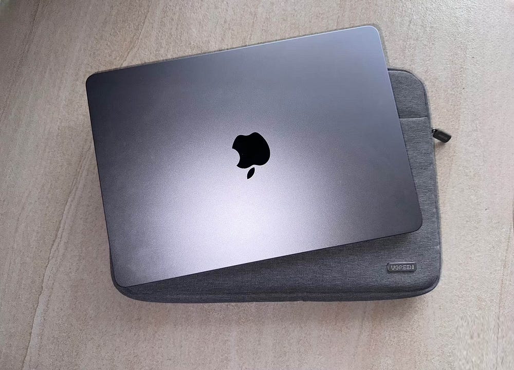 صورة لـ طرق جرَّبتها لحماية الـ MacBook من السقوط والخدوش | 1CeOx6yeZV-LFu-jGNcW__A-DzTechs