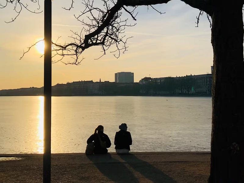 صورة لـ التقاط أفضل أنواع الإضاءة التصويرية باستخدام هاتفك الذكي بسهولة | 1z6r4aIkHo0V6rJr2uTCvmw-DzTechs