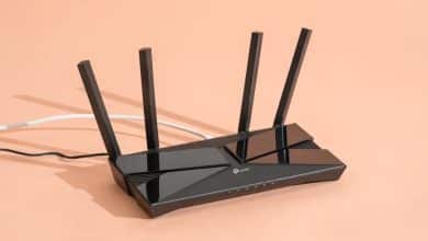 دليل إعداد جهاز التوجيه: تخصيص أسماء شبكات مُنفصلة لكل نطاق Wi-Fi