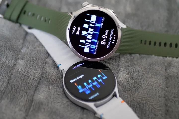 OnePlus Watch 3 و Samsung Galaxy Watch 7 تعرض بيانات النوم.