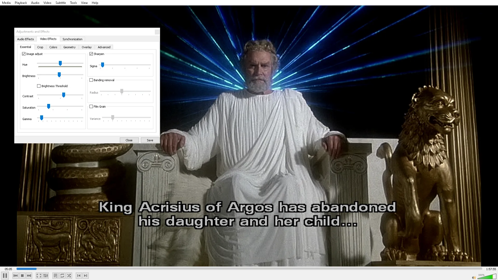 قائمة التعديلات والتأثيرات داخل VLC، مع تشغيل فيلم Clash of the Titans 1981 في الخلفية