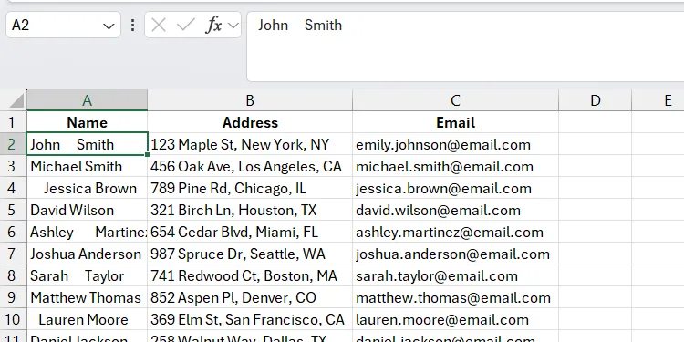 بيانات تحتوي على مسافات غير متناسقة في عمود "الاسم".