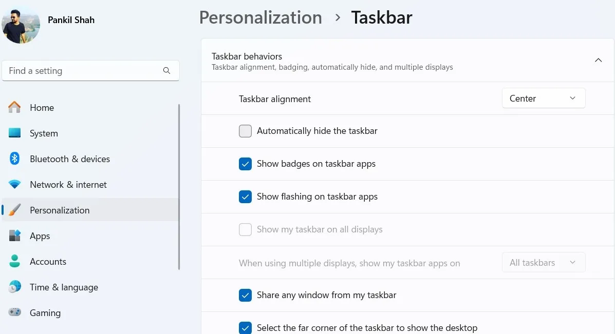 Unhide Taskbar Windows 11 Settings app
