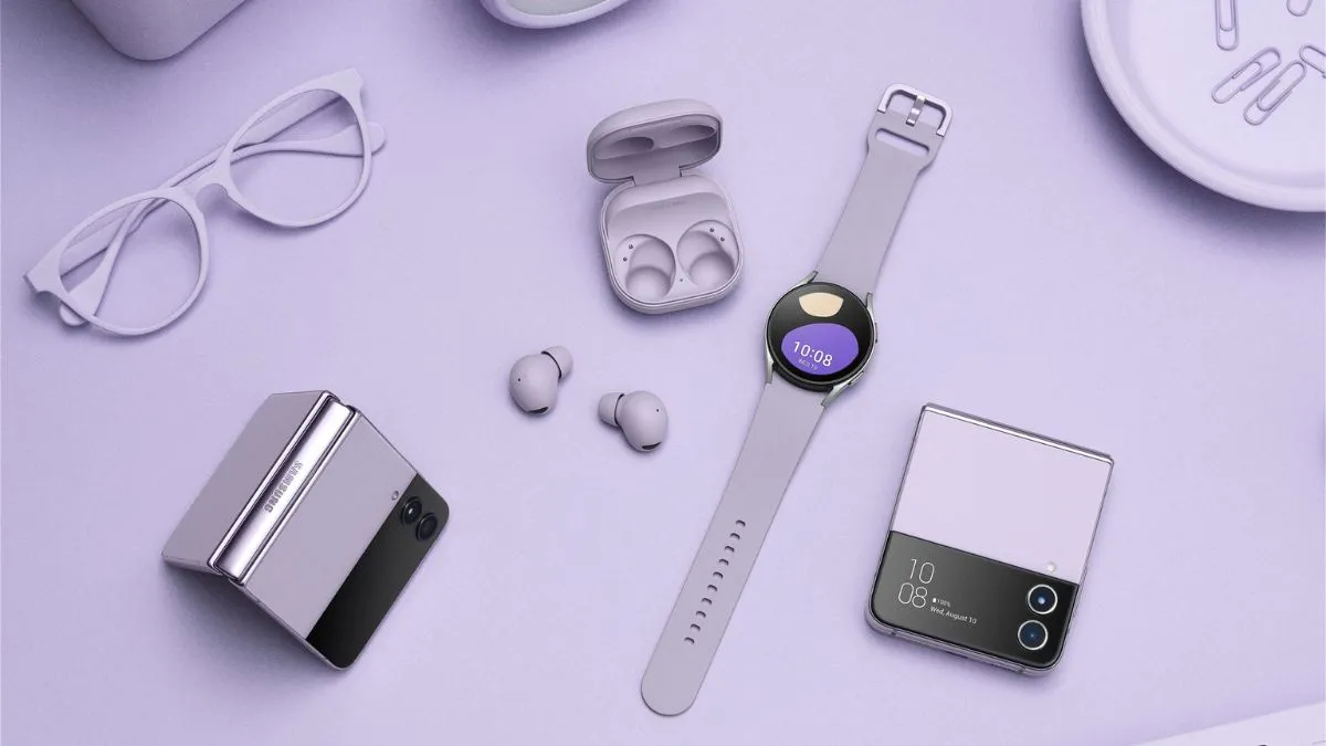 Samsung Galaxy Z Flip4 مع Galaxy Watch5 Pro و Galaxy Buds2 Pro